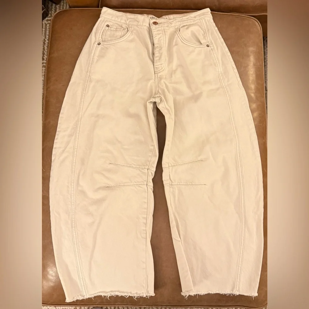 Free People / We the Free Beige Cropped Barrel Jeans, raw edge size 27 - Picture 1 of 4